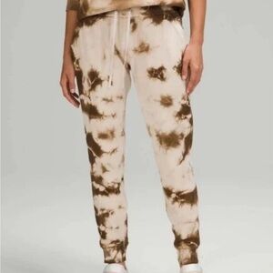 Lululemon Women’s Earth Dye Sand Warm Down Jogger Very Small Like New Condition